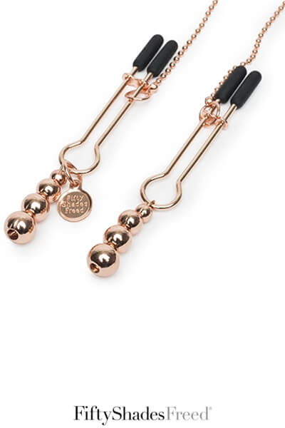 Chaîne bijou et pince tétons et clitoris de la collection fifty shades freed